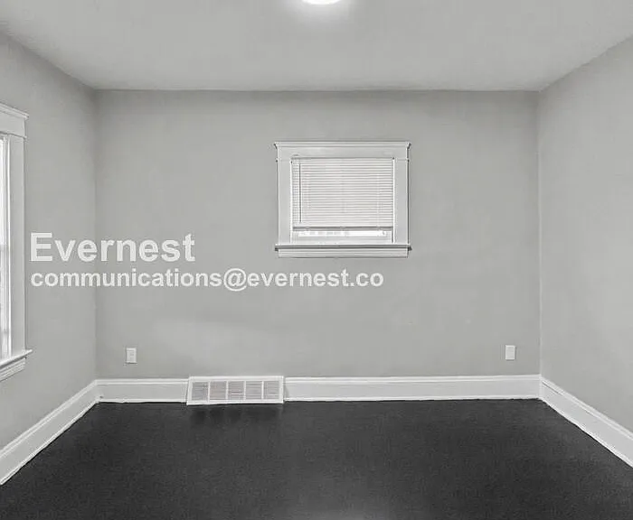 2932 E 118th St #2 — Photo 12