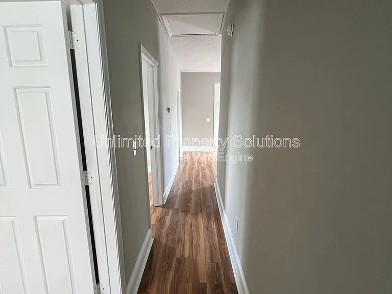 214 S 13th St #B — Photo 15