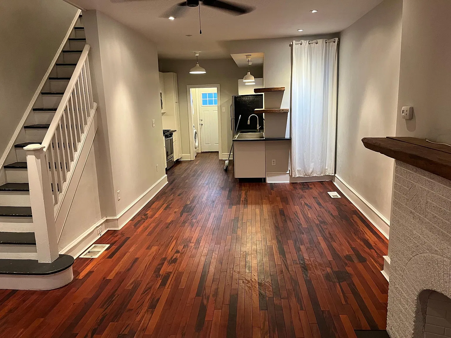 2823 W Stiles St — Photo 1