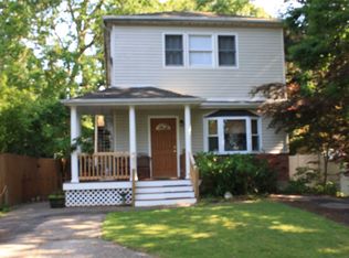 20 Oak St, Lake Grove, NY 11755