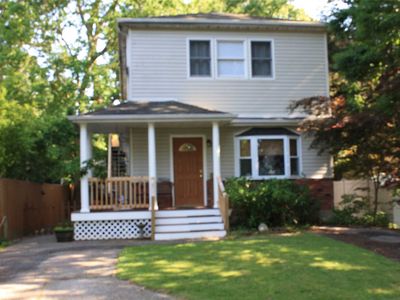 20 Oak St, Lake Grove, NY, 11755