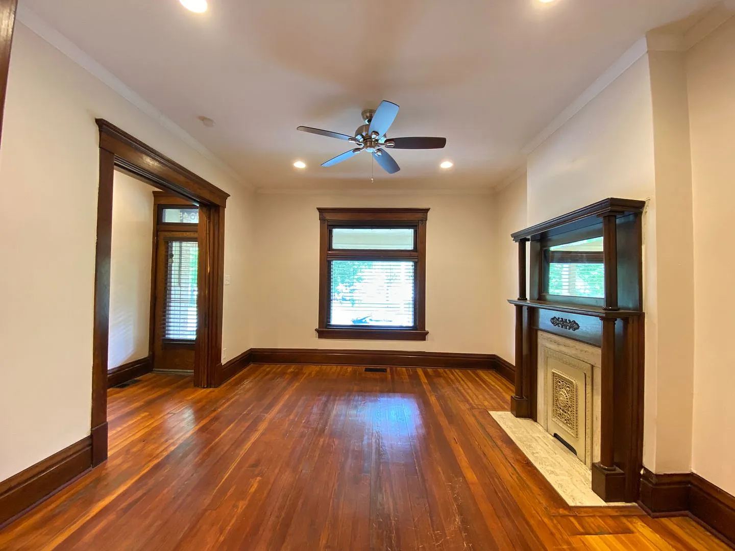 Hunter Ave 1045-1047 GW2 — Photo 4