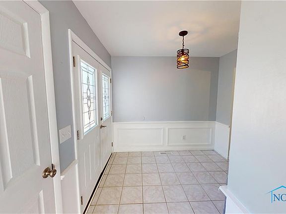 3rd image of 199 Saint Thomas Dr