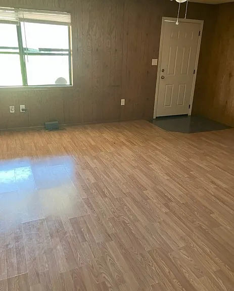 219 N Main St — Photo 1