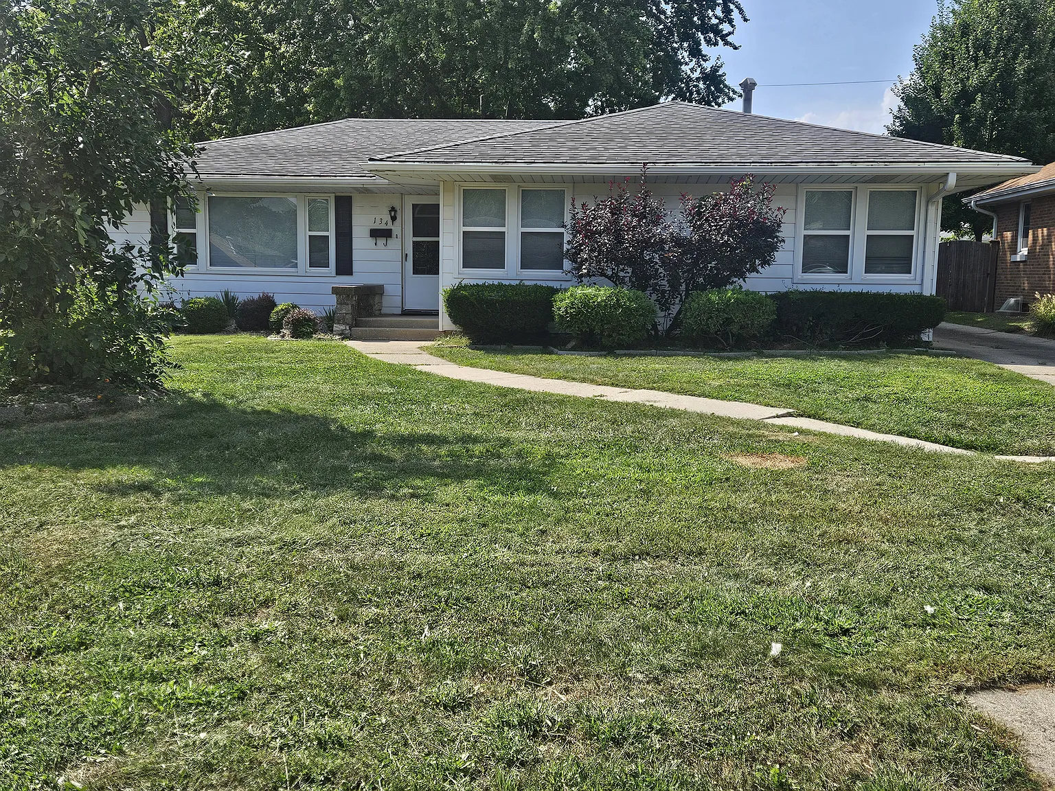 3 bed, 1350 sqft, $1,700 — Photo 1