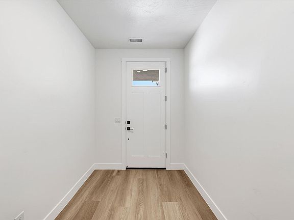 4th image of 433 N 530 W