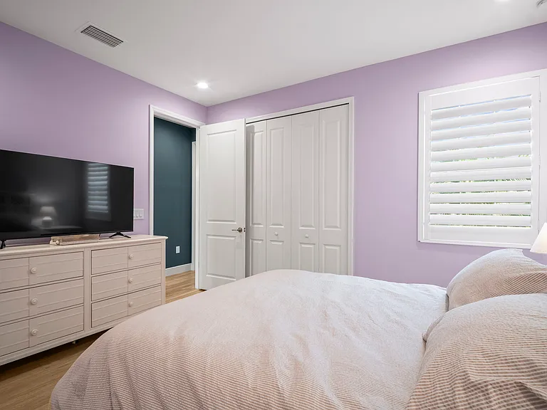 Third bedroom queen
