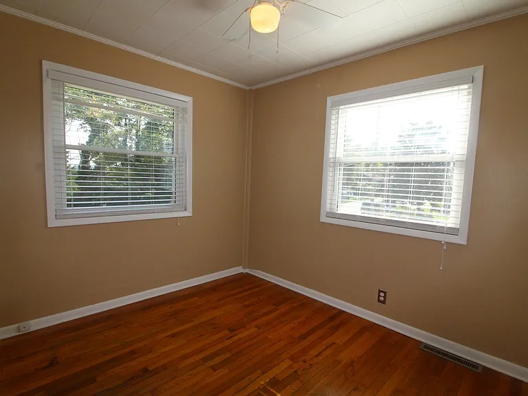 101 E Magnolia Ln — Photo 20