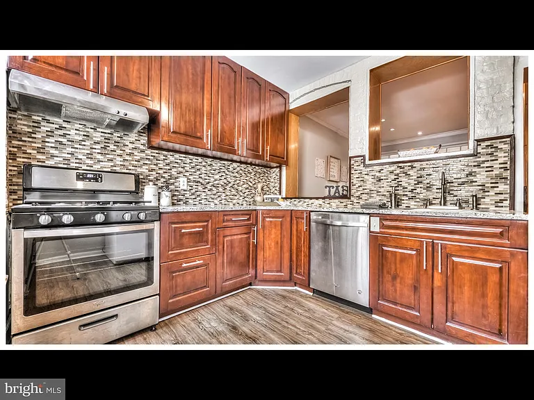1209 S Ellwood Ave — Photo 16