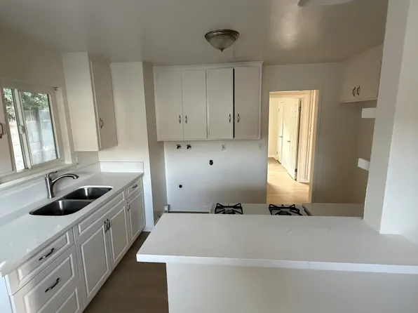 2363 Carlton Pl #C, Costa Mesa, CA 92627
