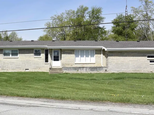 24 Parkway Dr, Sherman, IL 62684