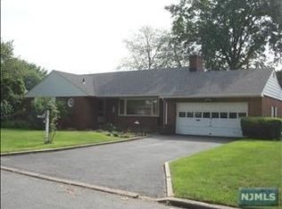 39 Roosevelt St, Little Ferry, NJ 07643