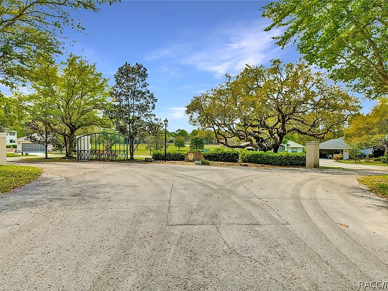 12 Anton Ct — Photo 37