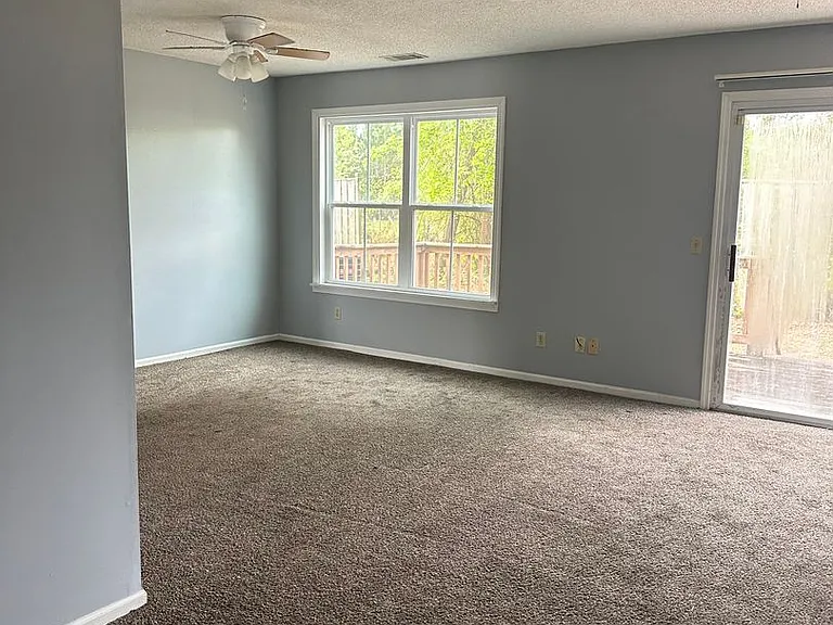 912 Pineland Ave #23 — Photo 6