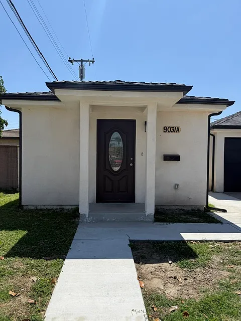 Building Photo - 9031 Irwingrove Dr #A