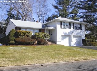 42 Stuart Pl, Oradell, NJ 07649