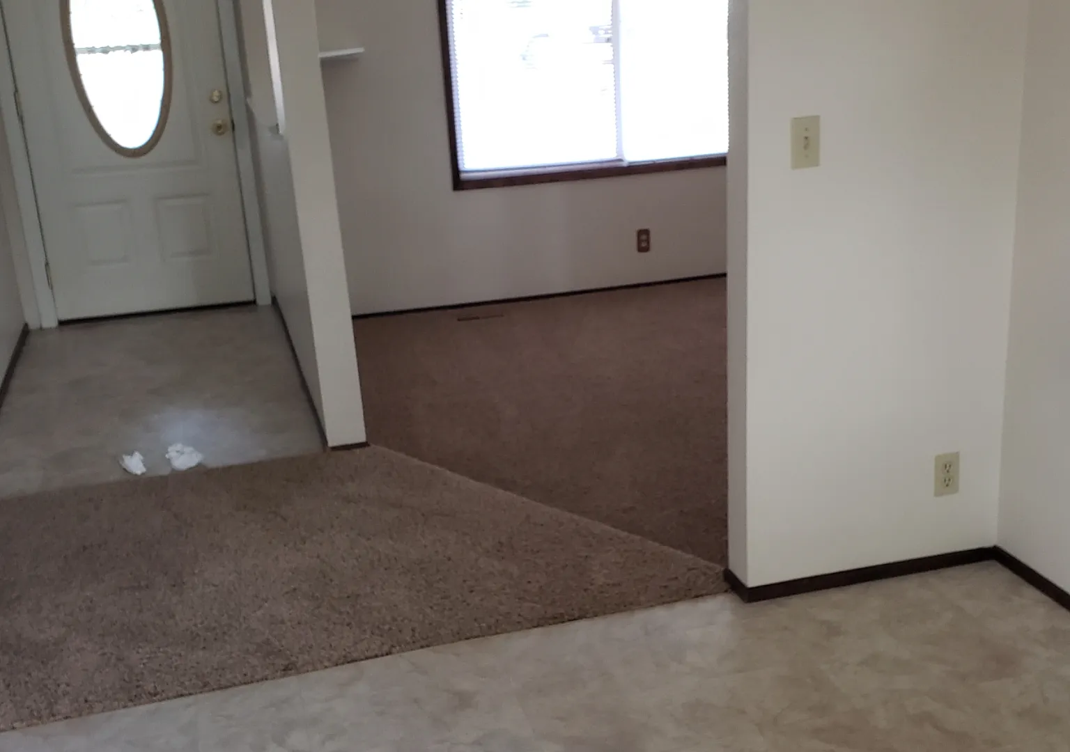 1355 Lawnridge Ave — Photo 3