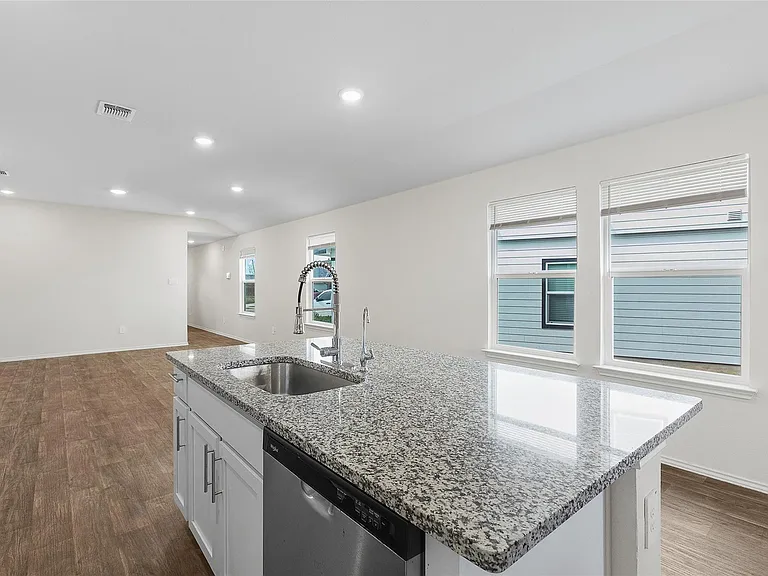 133 Frogmore Loop — Photo 8