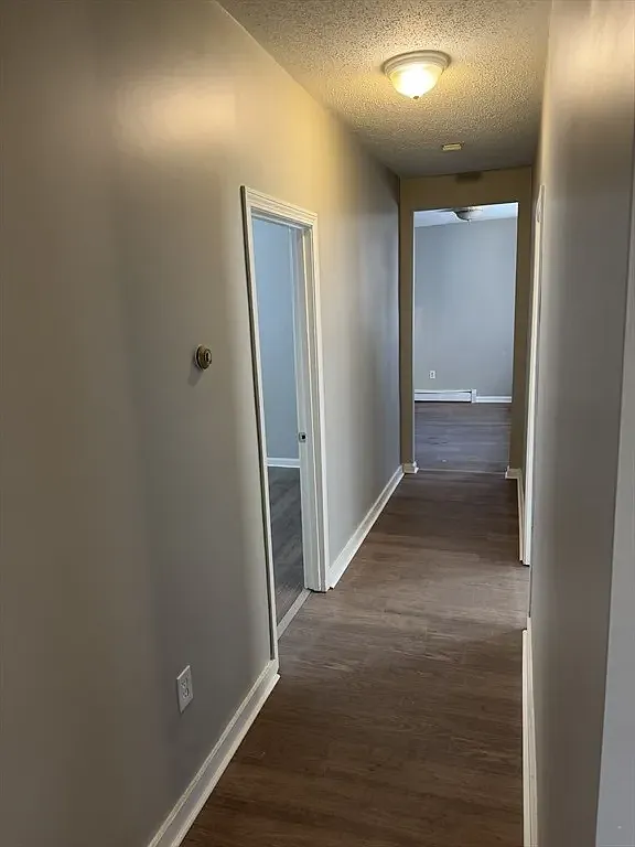 5 bed, 2000 sqft, $4,300 — Photo 2