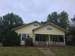 304 Calloway St, Hazel, KY 42049