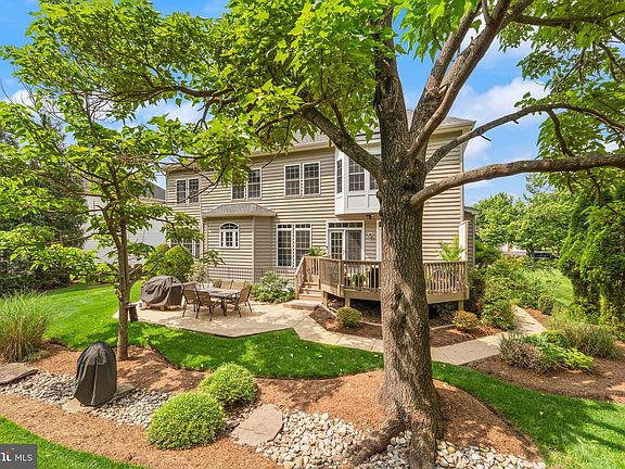 3rd image of 1814 Woods Edge Dr NE