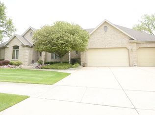 18613 Forest View Ln, Lansing, IL 60438