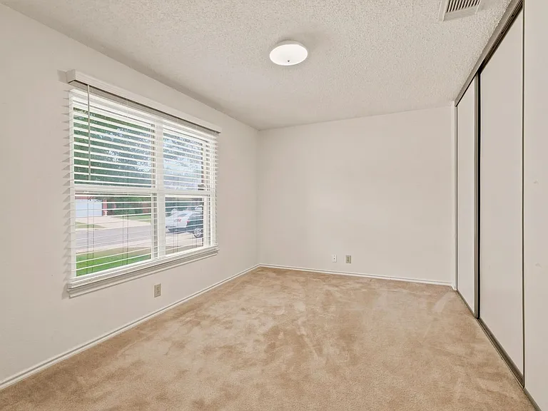 10411 Westfield Pl — Photo 13
