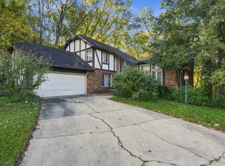 401 Shorewood Ct, Valparaiso, IN 46385
