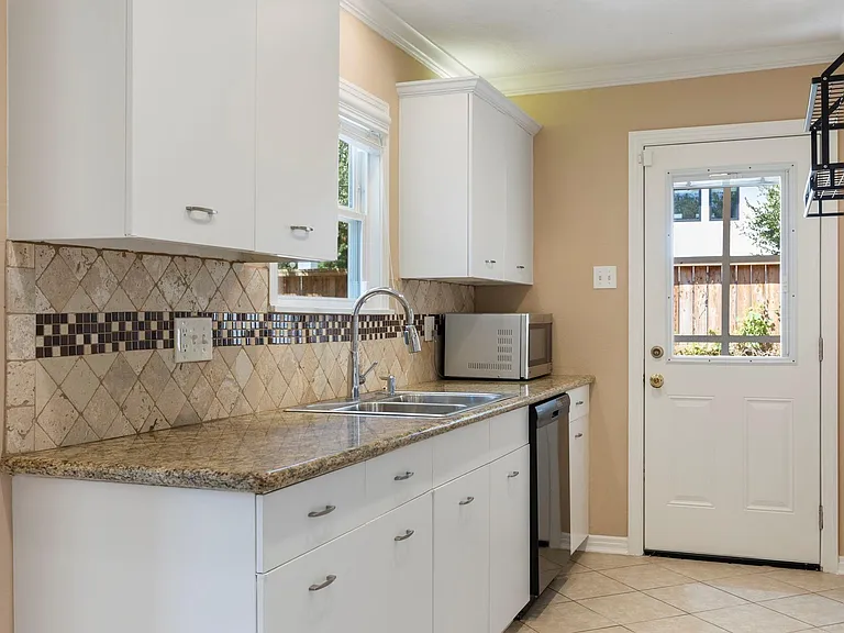 1802 Turnpike Rd — Photo 14