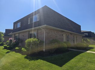 2 Meadows Dr APT A, Thornville, OH 43076