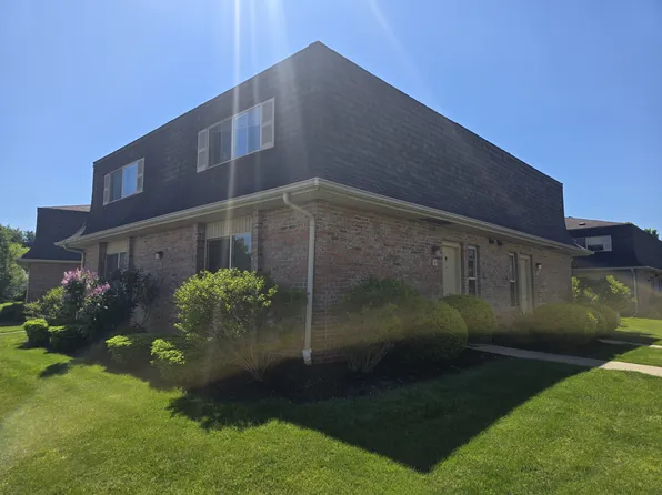 2 Meadows Dr APT A, Thornville, OH 43076