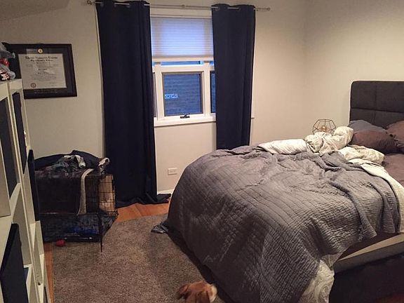 2nd image of 1043 W Oakdale Ave APT 2F