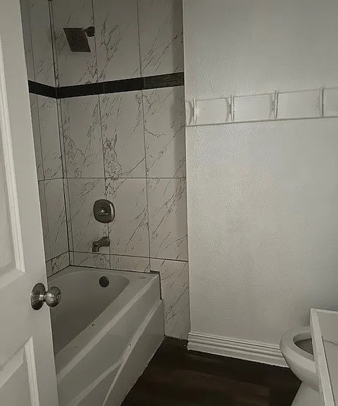 1008 Holiday Dr — Photo 9