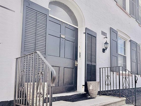 4th image of 1612 Main St #3