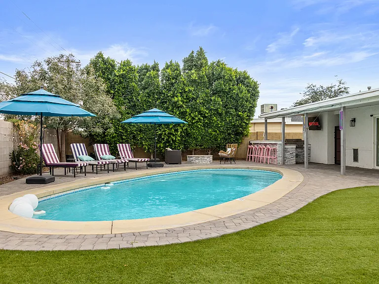 7326 E Taylor St — Photo 36