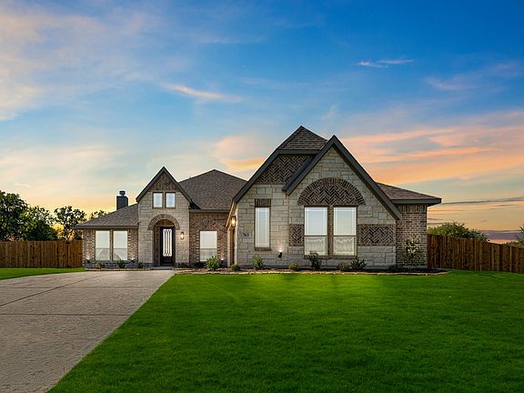 2nd image of 763 Crystal Lake Ln