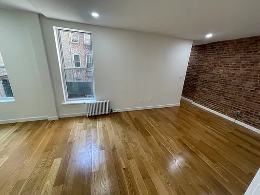 Rented by PMG Real Estate  | media 6
