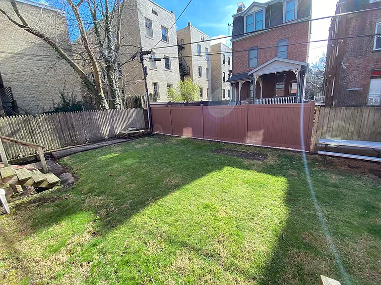 634 Summerlea St — Photo 16