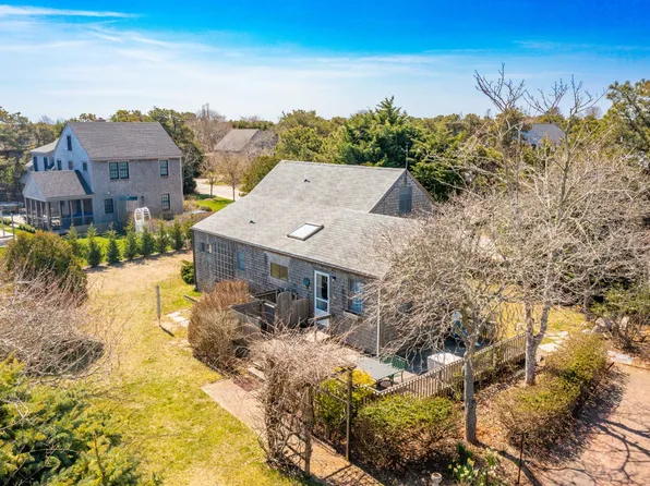 46 Hooper Farm Rd, Nantucket, MA 02554