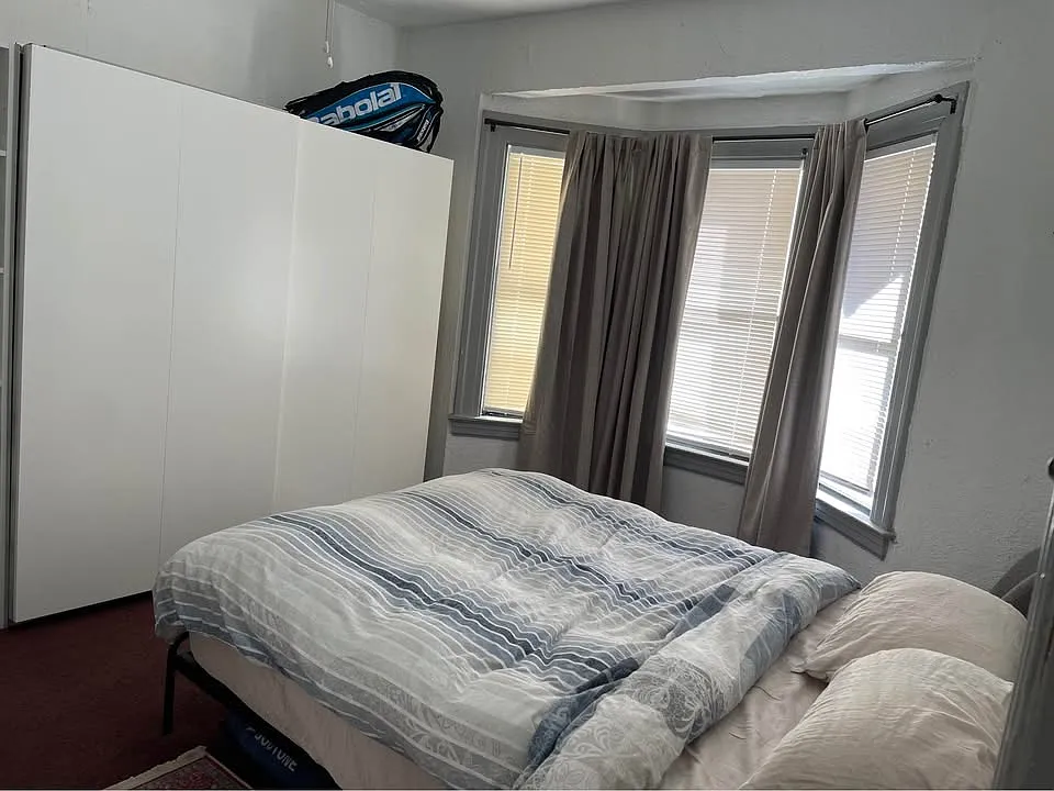 2 bed, 1000 sqft, $5,490 — Photo 3