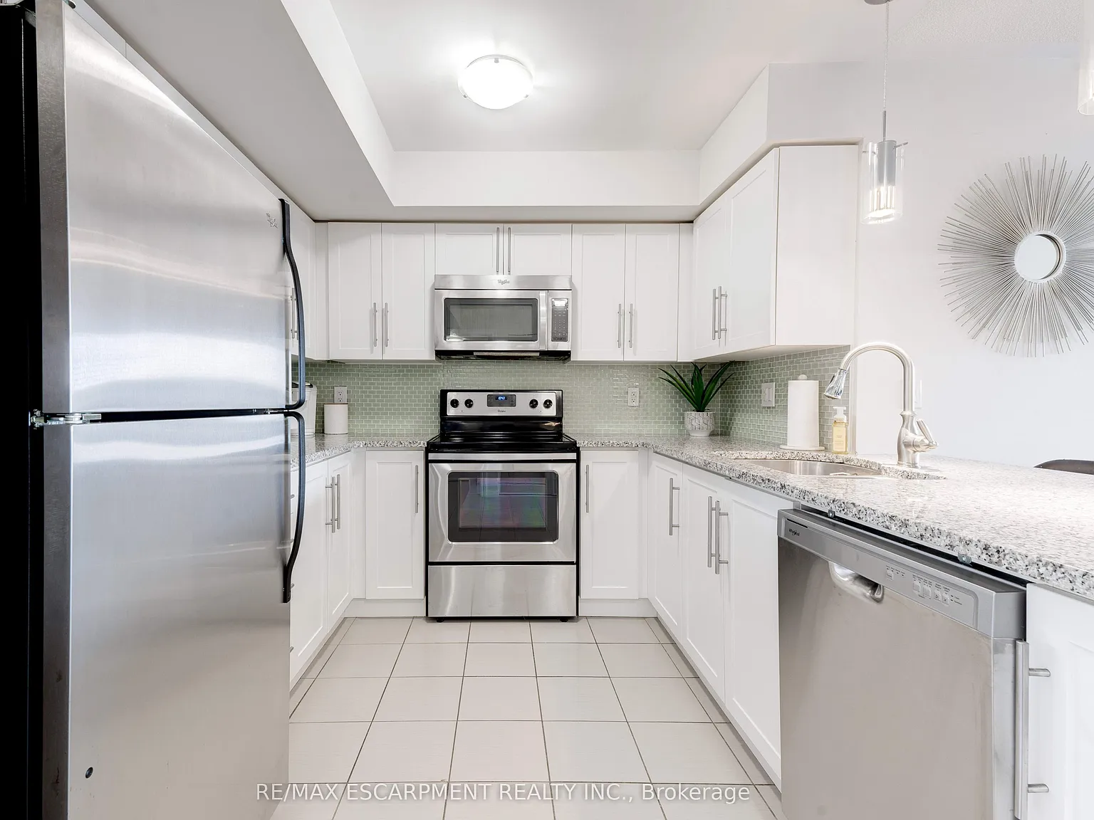 2 bed, $2,550 — Photo 4