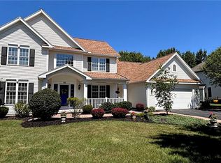 16 Orange Tree Cir, Rochester, NY 14624