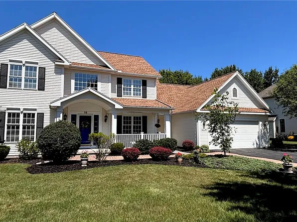 16 Orange Tree Cir, Rochester, NY 14624