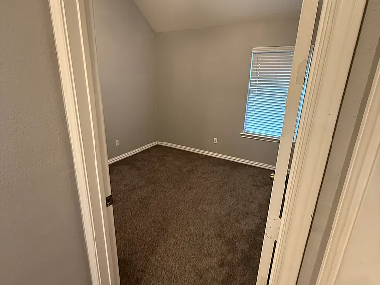 850 Golden Valley Ct — Photo 10