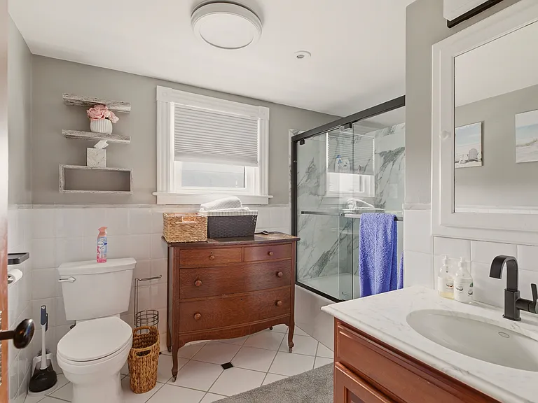 23 Clinton St — Photo 24