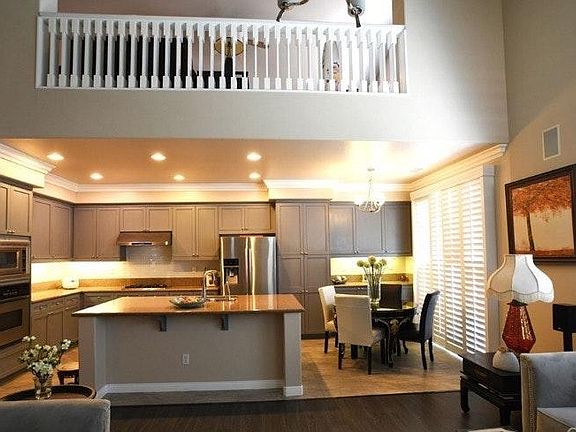 Kitchen-furniture is not included