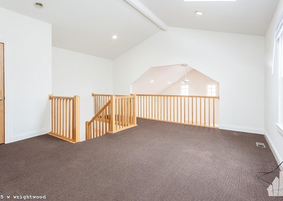 1st image of 1655 W Wrightwood Ave #1018