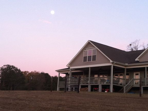 View of back of home