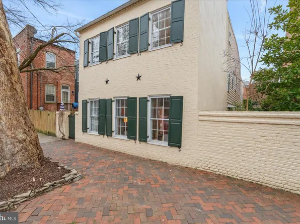 304 N Pitt St, Alexandria, VA 22314