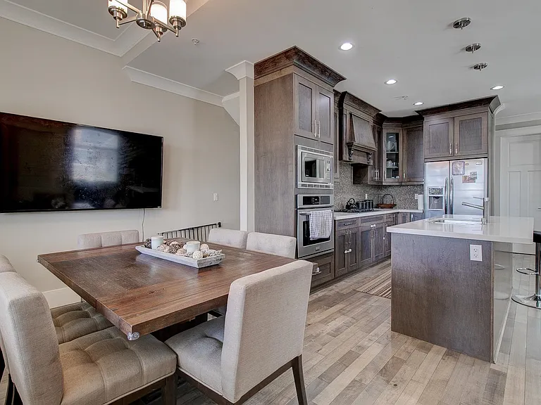 15598 Goggs Ave #MAIN — Photo 2